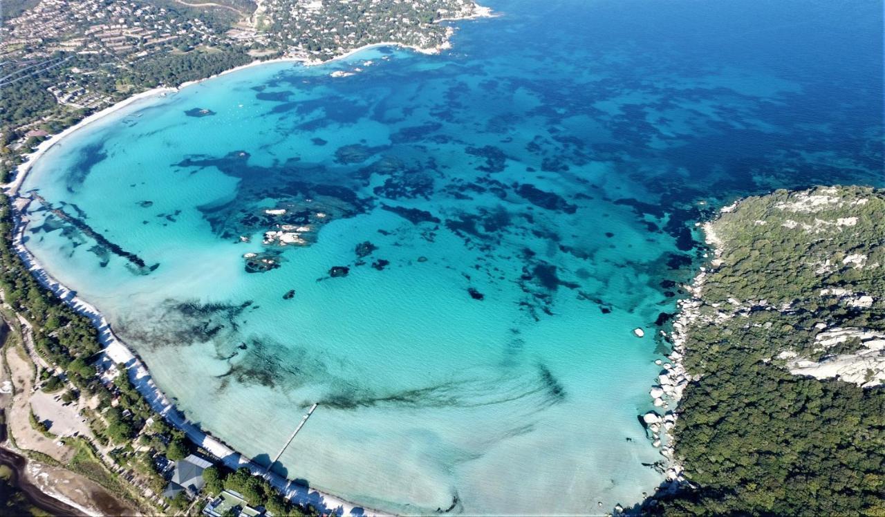 Villa Azura, Vue Panoramique Et Proche Mer A Santa Giulia, Piscine Chauffee بورتو فيكشْيو المظهر الخارجي الصورة